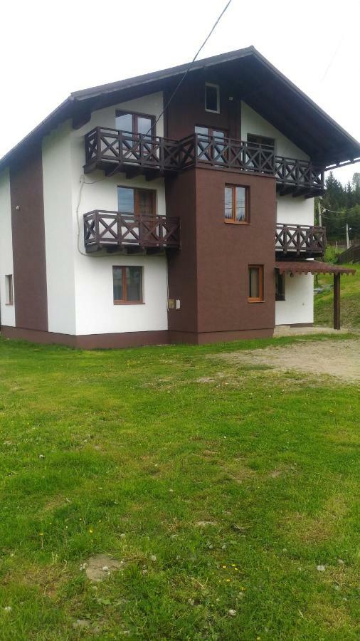 Guest House Stari Druzy Slavske Ngoại thất bức ảnh